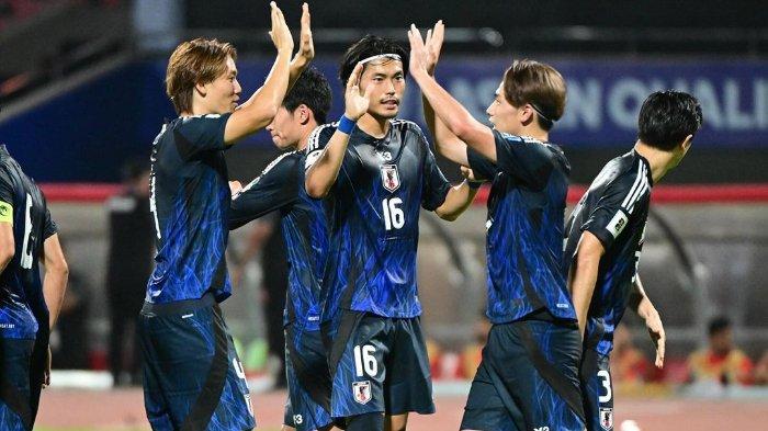 arab-saudi-vs-jepang-di-kualifikasi-piala-dunia-2026-samurai-biru-lebih-cemas-soal-cuaca_2038d9d.jpg