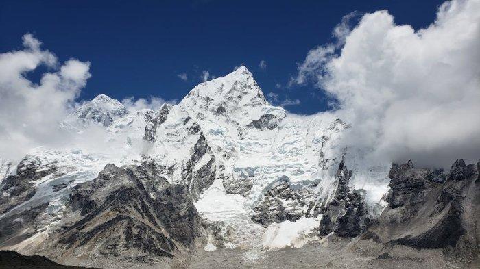 daftar-10-gunung-tertinggi-di-dunia-dari-everest-hingga-annapurna-i-di-nepal_69ccd95.jpg