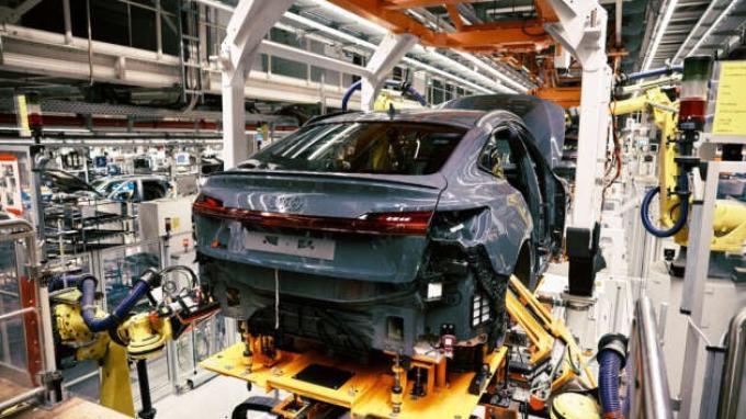 industri-otomotif-eropa-limbung-audi-dikabarkan-jual-pabrik-belgia-ke-perusahaan-china_437fac1.jpg