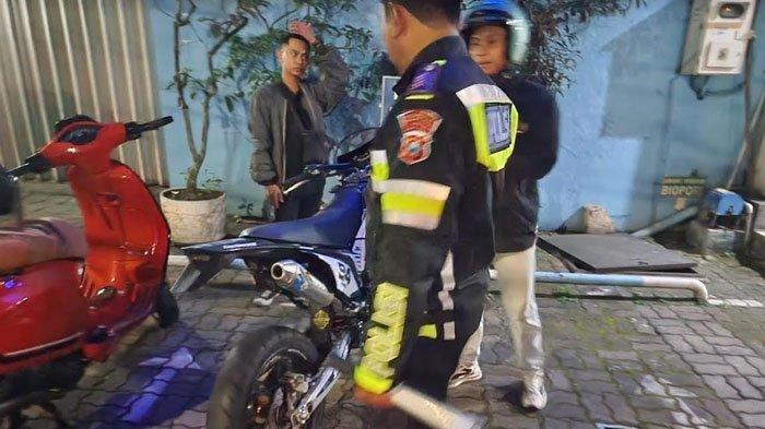 motor-dengan-knalpot-brong-merajalela-di-kota-malang-1-376-unit-kena-tilang-polisi_5bacd70.jpg