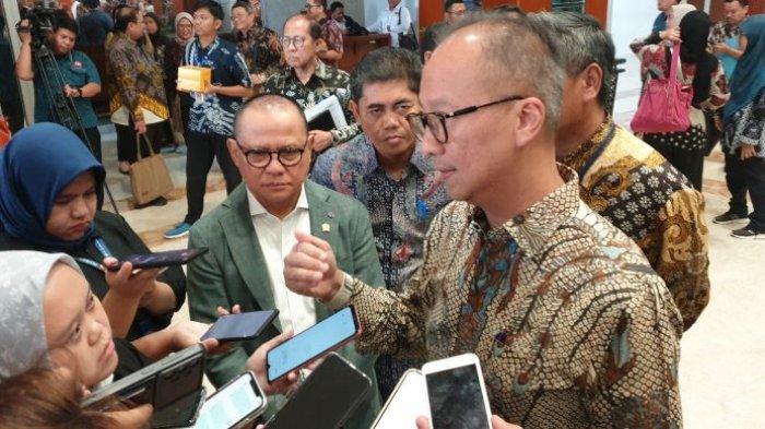 pemerintah-larang-penjualan-iphone-16-di-indonesia-sampai-apple-lunasi-tagihan-investasi_bc2e9c1.jpg