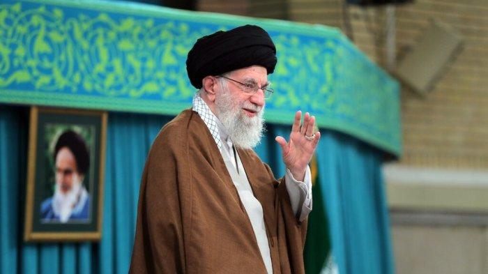 pemimpin-iran-ayatollah-ali-khamenei-serangan-israel-tidak-boleh-dibesar-besarkan-atau-diremehkan_fa610b4.jpg