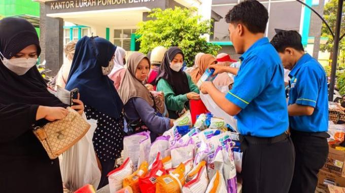 pemkot-tangsel-sebut-daya-beli-masyarakat-di-wilayahnya-alami-tren-positif_2554880.jpg