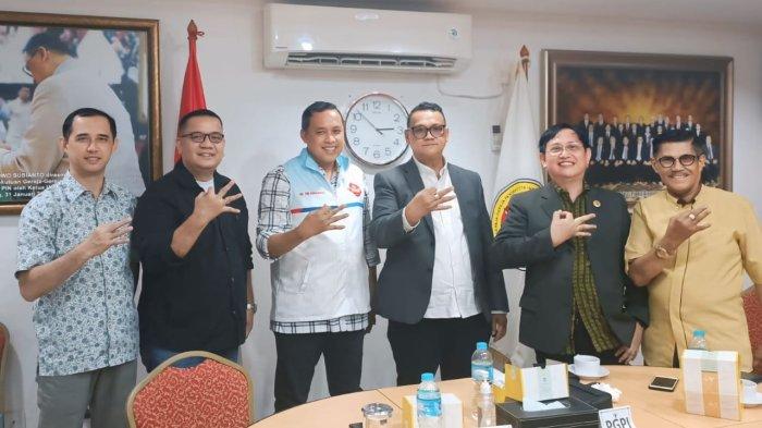 pgpi-apresiasi-kepemimpinan-tri-adhianto-jaga-kerukunan-umat-beragama-di-bekasi_b2be058.jpg