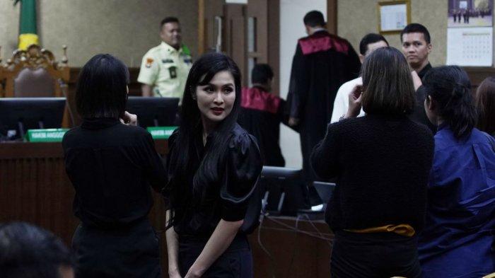 sandra-dewi-pertahankan-2-cincin-saat-semua-barang-mewah-disita-wujud-ikatan-dengan-harvey-moeis_91f9c9a.jpg