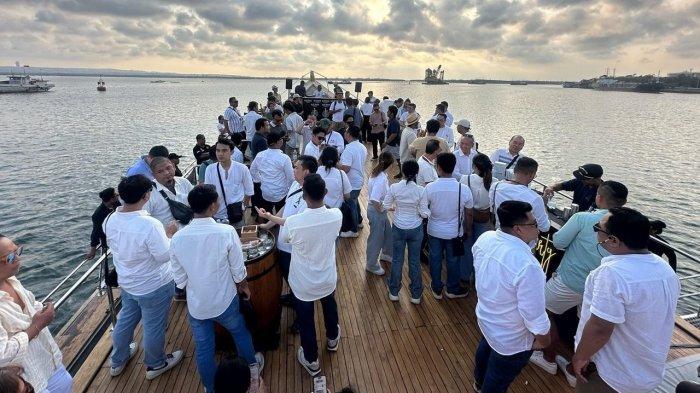 sukses-raih-rekor-muri-perusahaan-minuman-ini-gelar-boat-party-ekslusif-di-atas-phinisi_6143e6a.jpg