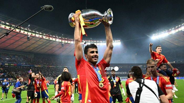 3-catatan-menarik-rodri-menang-ballon-dor-2024-spanyol-berjaya-manchester-city-full-senyum_7d3a98b.jpg