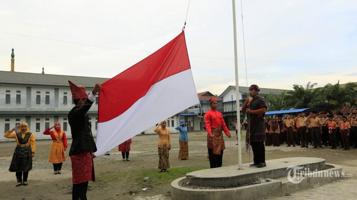 amanat-pembina-upacara-hari-pahlawan-10-november-2024-resmi-dari-kemensos_b589379.jpg