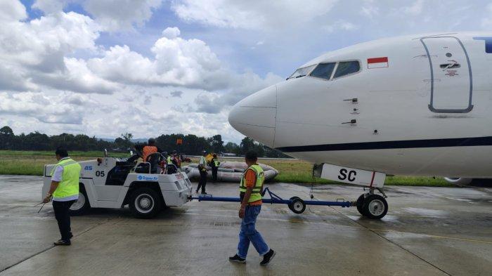 boeing-737-300-trigana-air-percikkan-api-saat-take-off-di-sentani-kemenhub-tidak-ada-korban-jiwa_8250bd2.jpg