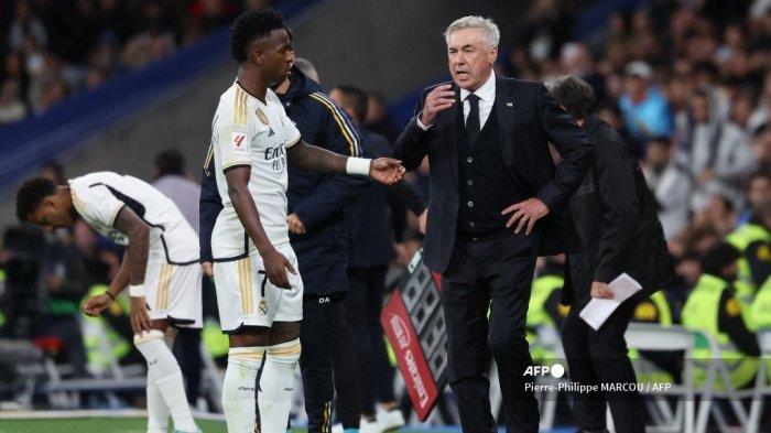 carlo-ancelotti-sudah-bertitah-tangan-emasnya-bawa-vinicius-jr-raih-ballon-d-or-2024_9c63c49.jpg