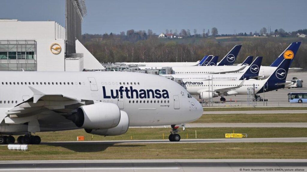 ceo-lufthansa-lebih-banyak-maskapai-akan-pangkas-rute-jerman_a4e89df.jpg