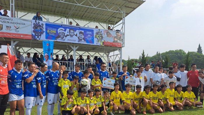 fun-football-seejontor-fc-vs-persib-legend-silaturahmi-hingga-bantu-pembinaan-pesepakbola-usia-muda_dea0332.jpg