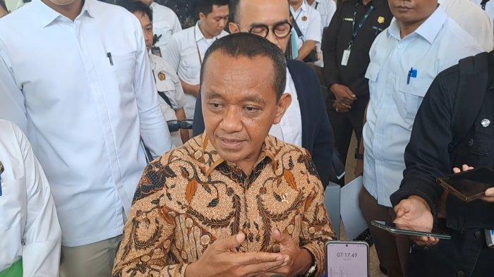 gelar-doktor-bahlil-ditangguhkan-ui-padahal-disertasinya-dipuji-saat-sidang_04db660.jpg