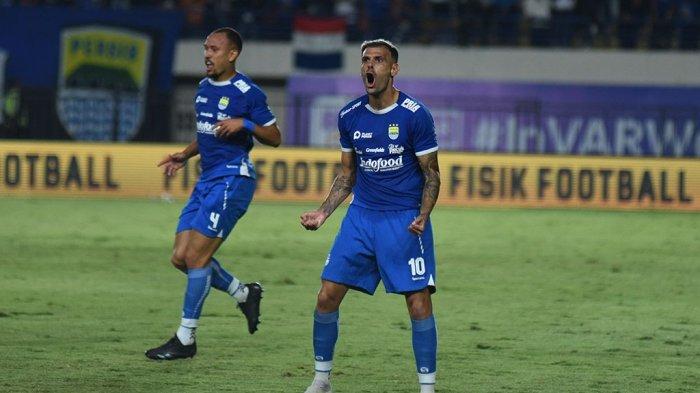 kena-tendangan-keras-di-laga-persib-vs-persebaya-begini-kondisi-terbaru-tyronne-del-pino_a133caf.jpg