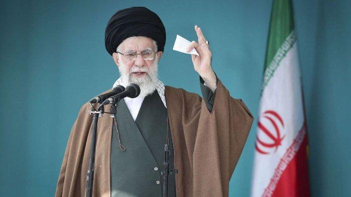 khamenei-klaim-iran-sukses-lemahkan-as-sebut-amerika-dan-israel-adalah-teroris-sebenarnya_8e8707d.jpg