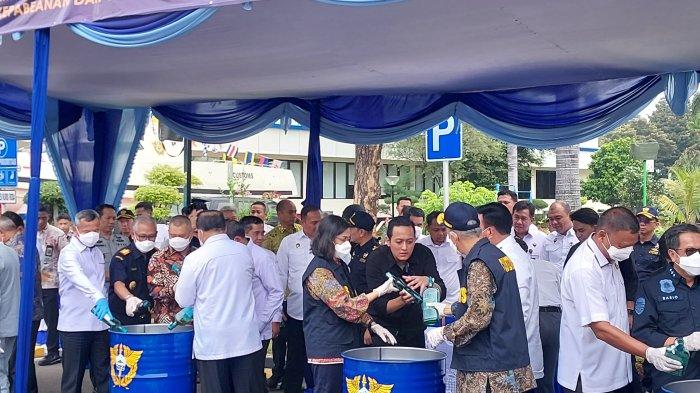 menkeu-tindak-283-kali-penyelundupan-barang-ilegal-hingga-rugikan-negara-rp-10-3-miliar_d72ce08.jpg