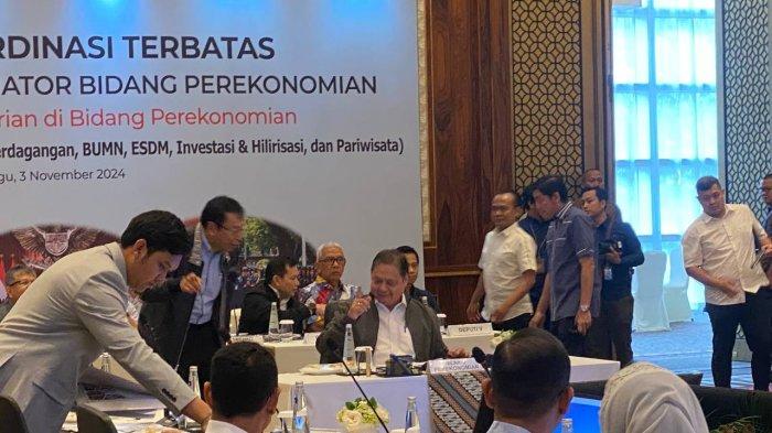 minggu-pagi-menteri-ekonomi-prabowo-kumpul-di-hotel-mewah-jakarta-selatan-ada-apa_584bbe2.jpg