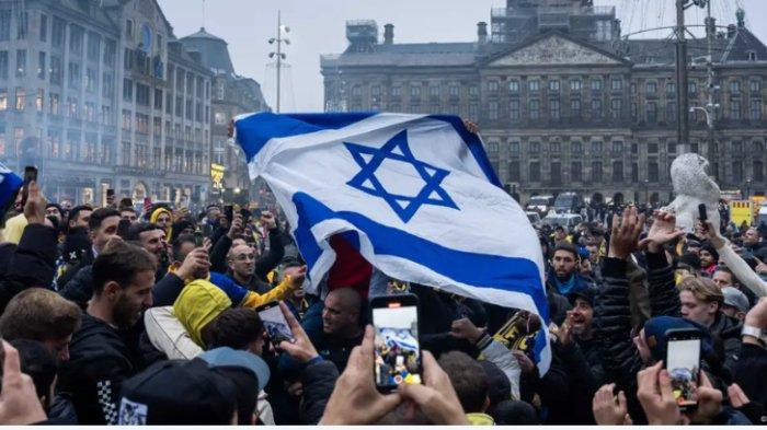 netanyahu-kirim-2-pesawat-percepat-evakuasi-warga-israel-yang-babak-belur-dikeroyok-di-belanda_874845f.jpg