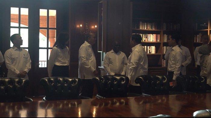 pembekalan-selesai-calon-menteri-sebut-prabowo-minta-kerja-cepat-hingga-soroti-soal-ekonomi_f474494.jpg