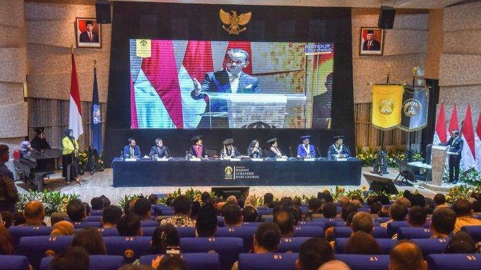 polemik-gelar-doktor-bahlil-akademisi-setiap-kampus-punya-mekanisme-program-pendidikannya-sendiri_d1b9ebf.jpg