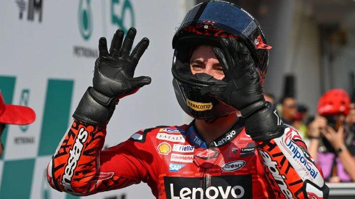 sikap-kelas-pecco-bagnaia-setelah-gagal-raih-juara-dunia-motogp-terima-kasih-jorge-martin_5aac80f.jpg