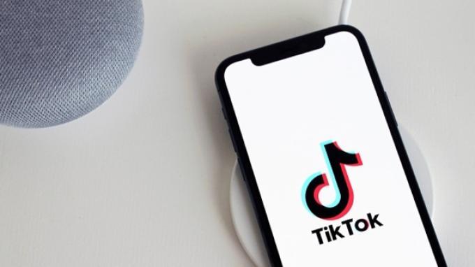 tiktok-jadi-media-sosial-yang-paling-banyak-menghabiskan-waktu_1e777b2.jpg