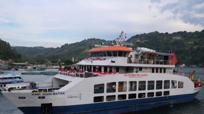 ada-aquabike-championship-penumpang-ferry-di-danau-toba-sumut-naik-12-7-persen-_2134842.jpg