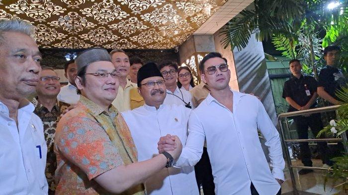 alasan-farhat-abbas-mau-berdamai-dengan-denny-sumargo-sang-pengacara-singgung-peran-menteri-sosial_f30bd1c.jpg