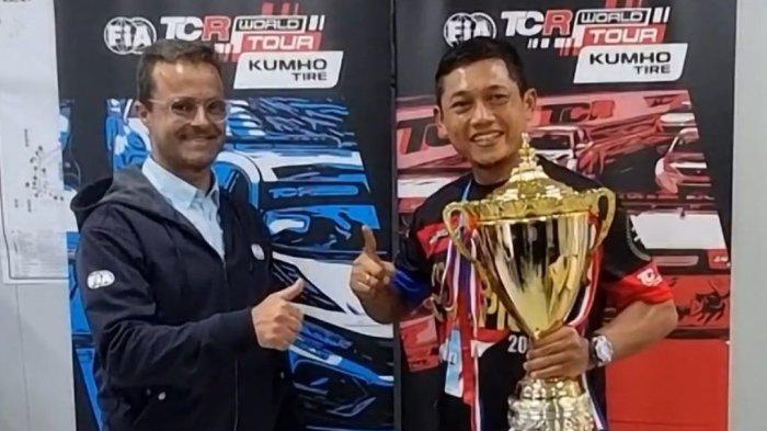 benny-santoso-orang-brebes-pertama-juara-balap-tcr-asia-series-di-macau_d4cd0e3.jpg