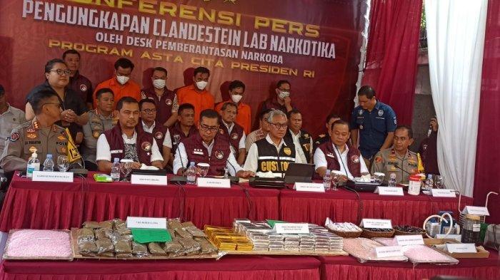 breaking-news-bareskrim-bongkar-laboratorium-narkoba-di-bali-senilai-rp-2-triliun_d427113.jpg