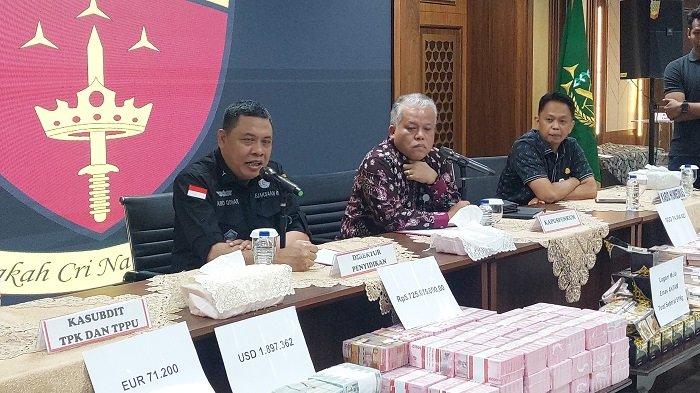 breaking-news-eks-pejabat-ma-zarof-ricar-jadi-tersangka-pemufakatan-suap-kasasi-ronald-tannur_cd946cf.jpg