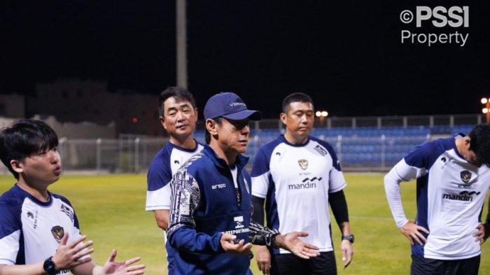 duel-krusial-bahrain-vs-indonesia-buktikan-level-garuda-beda-dari-tim-yang-dibantai-bahrain-10-0_3abfc27.jpg