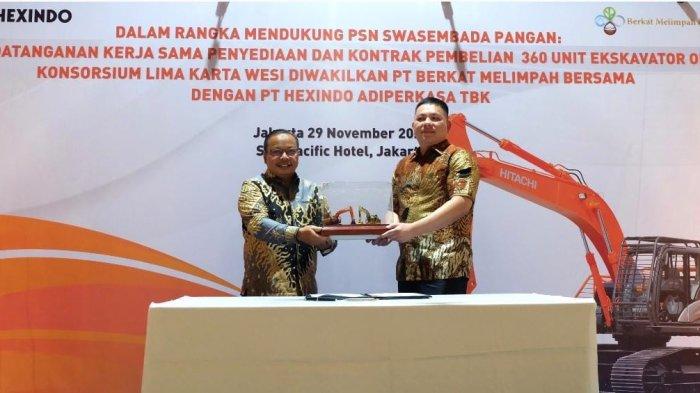 dukung-psn-swasembada-pangan-hexindo-pasok-360-unit-ekskavator-ke-kalteng-dan-papua-selatan_757e420.jpg