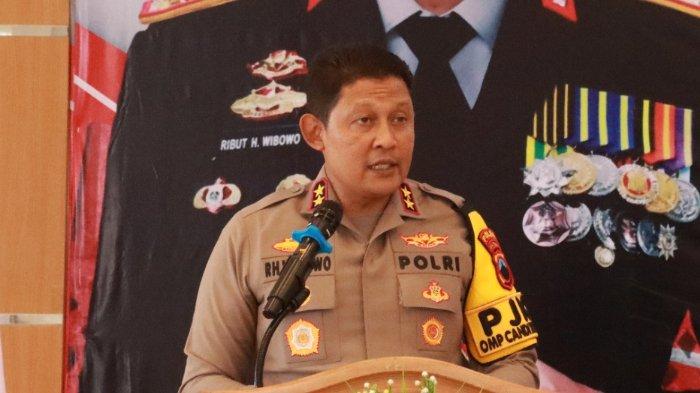 irjen-pol-dr-ribut-hari-wibowo-s-h-s-i-k-m-h_551f4e4.jpg