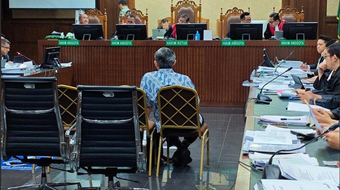 jaksa-cecar-eks-gm-pt-antam-abdul-hadi-alasan-endang-kumoro-diangkat-jadi-kepala-butik-surabaya_fde8686.jpg