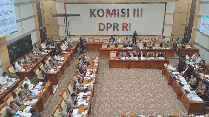 kapolda-ntt-sebut-ipda-rudy-soik-bikin-framing-sedang-bongkar-mafia-bbm-dan-pejuang-tppo_8ddb2cd.jpg