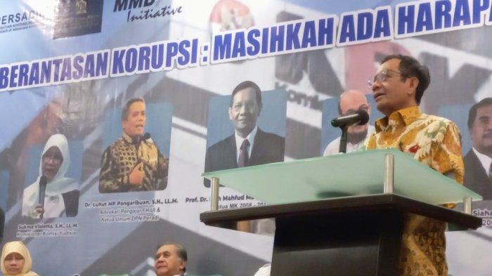 mahfud-md-sebut-presiden-prabowo-punya-peluang-untuk-revisi-capim-kpk-tanpa-langgar-undang-undang_0b30247.jpg