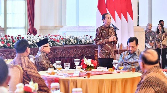 momen-hangat-sekaligus-haru-di-acara-makan-siang-jokowi-bersama-para-menteri-prabowo-subianto_10876f5.jpg