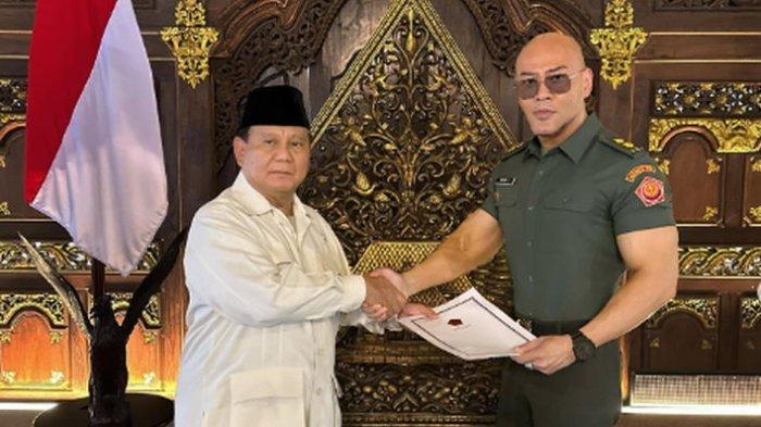 pemberian-pangkat-letkol-tituler-deddy-corbuzier-dari-kemhan-digugat-ke-pengadilan_f54b8fe.jpg