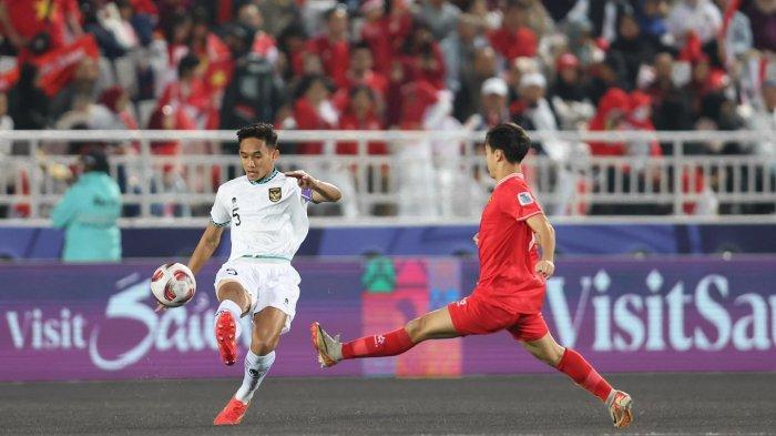 piala-aff-2024-pemain-vietnam-disuruh-beternak-ayam-jika-gagal-kalahkan-timnas-indonesia_a85aec1.jpg