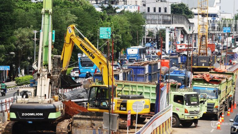 proyek-pembangunan-lrt-velodrome-manggarai-hampir-40-persen-balok-girder-sudah-terpasang_d24eb86.jpg