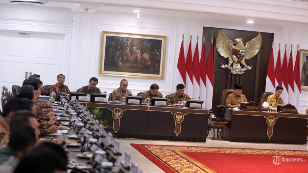 sore-ini-presiden-prabowo-pimpin-sidang-kabinet-di-istana_02a835b.jpg