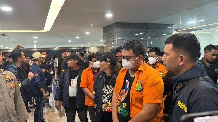 update-kasus-judi-online-komdigi-polisi-tangkap-tersangka-dpo-a-di-yogyakarta-rp16-miliar-disita_94796ca.jpg