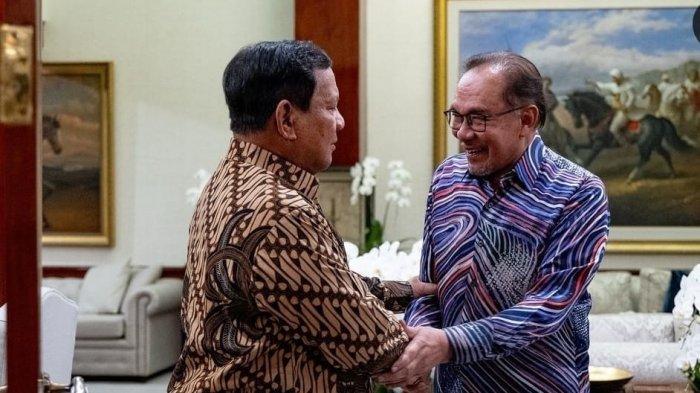 anwar-ibrahim-sambut-kunjungan-perdana-prabowo-subianto-ke-malaysia-sebagai-presiden-ri_23fd654.jpg