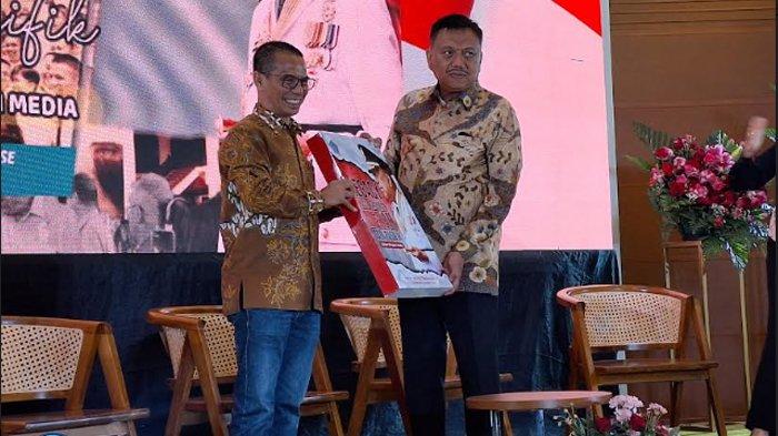 buku-legacy-sang-pesulap-merah-dari-pasifik-diluncurkan-berisi-kiprah-olly-dondokambey-pimpin-sulut_b03fbdb.jpg