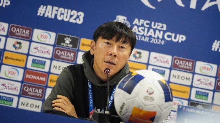 cuma-berjarak-6-bulan-shin-tae-yong-dan-timnas-indonesia-kenyang-dikerjai-wasit_77abf7d.jpg