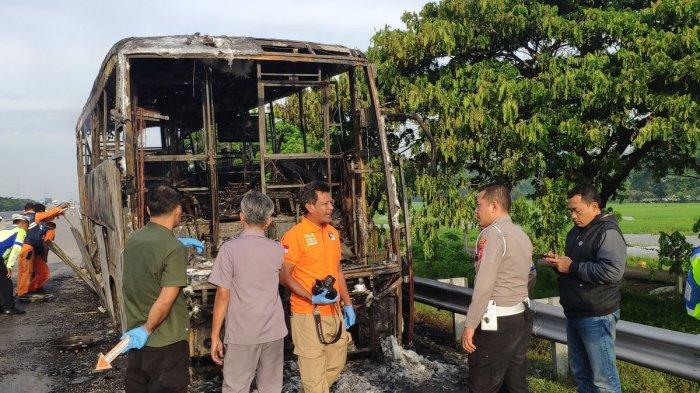 daimler-bantah-bus-cititrans-yang-terbakar-hebat-di-tol-nganjuk-bersasis-mercedes-benz_3ad035c.jpg