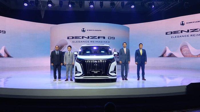 denza-d9-pesaing-alphard-dari-byd-resmi-diniagakan-harga-rp950-juta-jarak-tempuh-600-km-_fdd776c.jpg