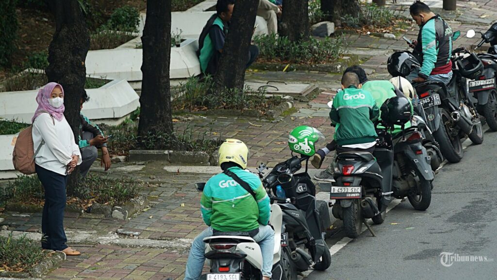 dpr-inisiasi-regulasi-perlindungan-driver-ojek-online-kemenhub-tunggu-naskah-akademisnya_4a8d637.jpg