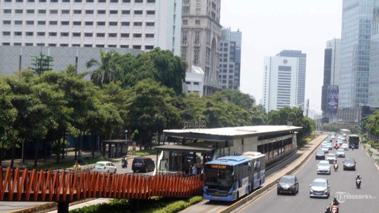 ganjil-genap-jakarta-27-november-2024-ditiadakan-karena-ada-pilkada-serentak_3366a6d.jpg